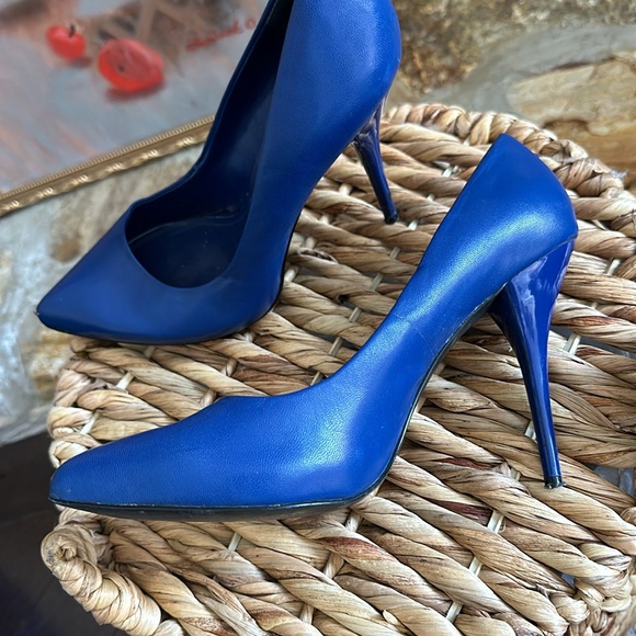 Gorgeous Aldo Heels - Picture 4 of 7